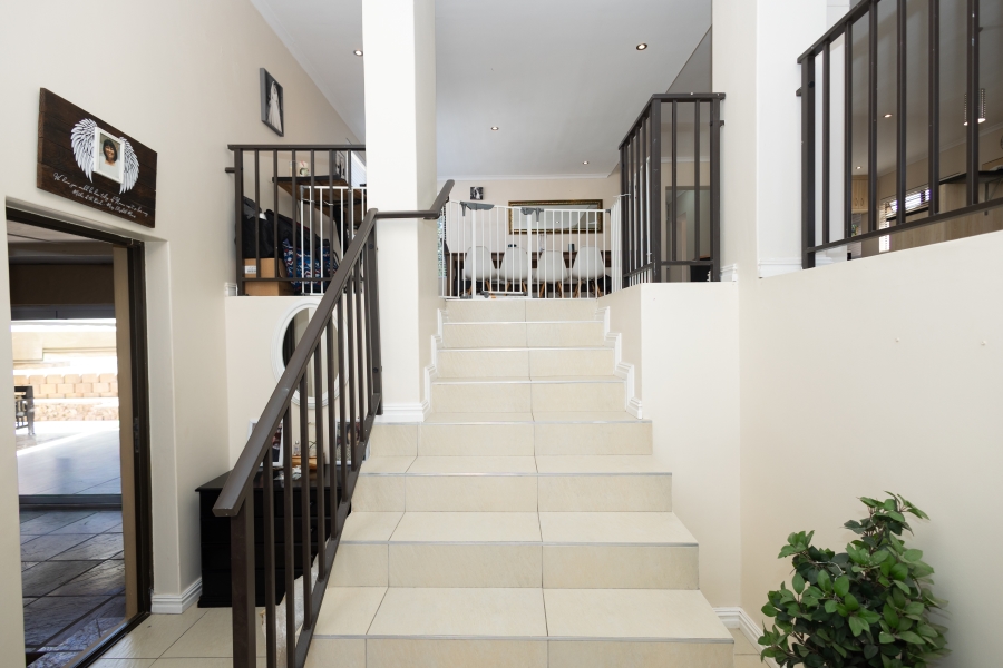 4 Bedroom Property for Sale in Flamingo Vlei Western Cape